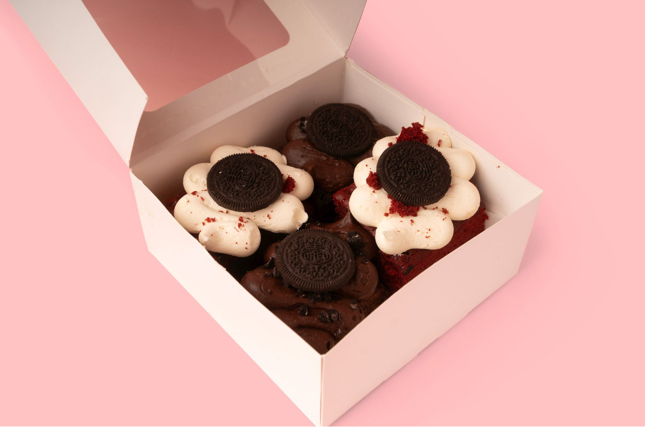 Oreo & Red-Velvet Cake Box Of 4