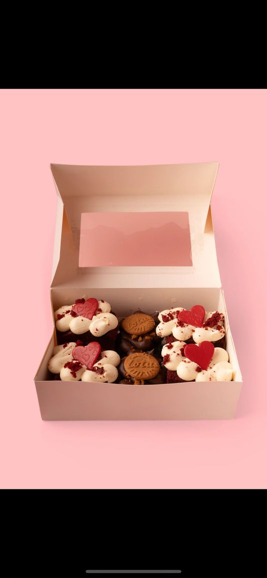 Red Velvet & Biscoff Mixed Cake Box Of 6