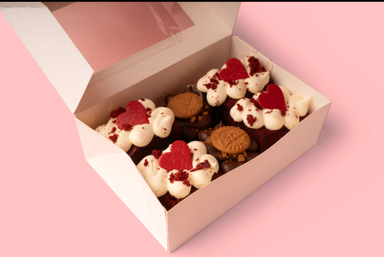 Red Velvet & Biscoff Mixed Cake Box Of 6